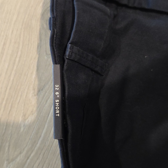 NWT Gap 6 Inch Shorts - Picture 3 of 4